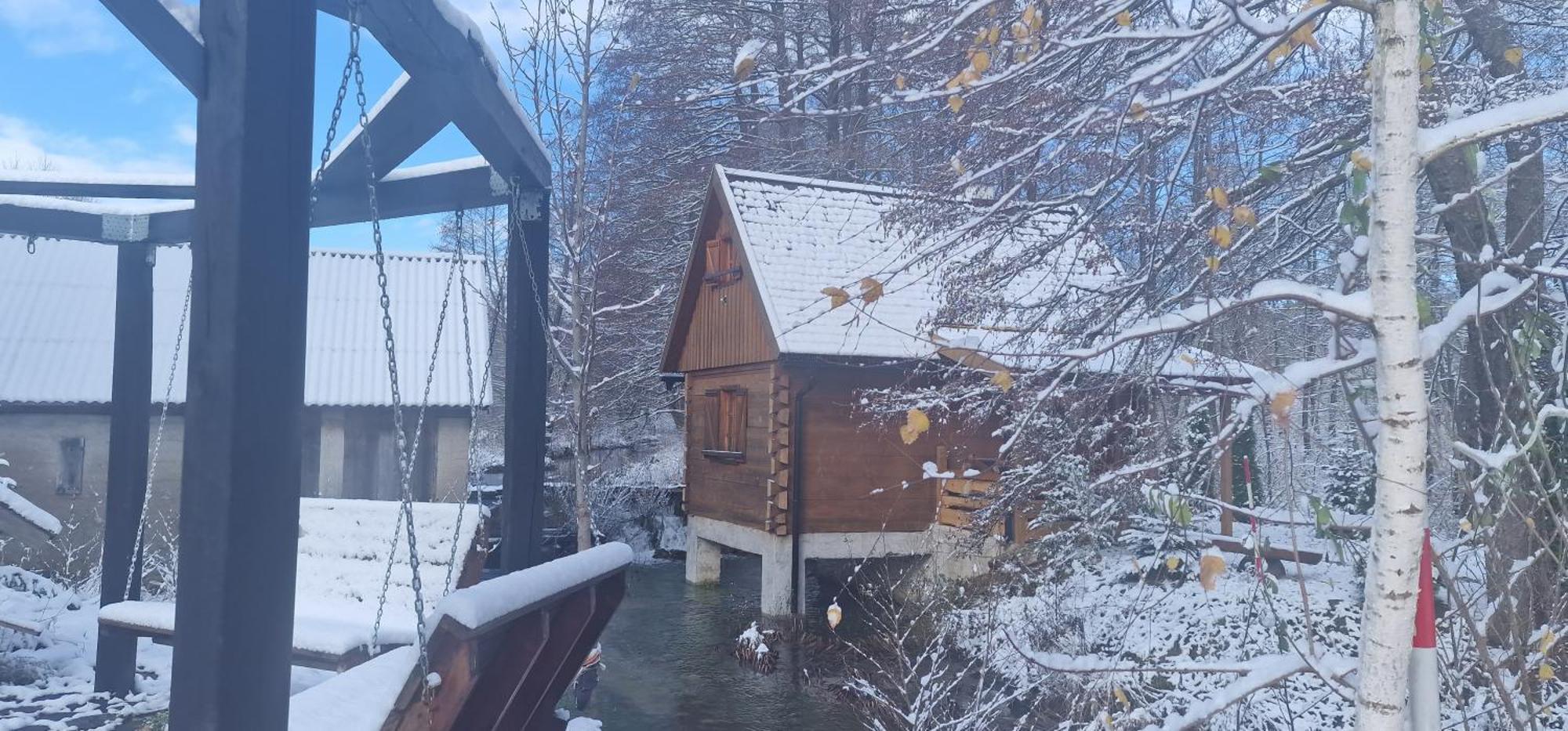 Vodenica Vrelo Chalets Vrelo Koreničko Camera foto